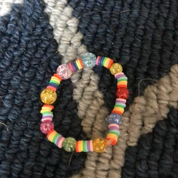 Bracelets - Picture 13 of 17